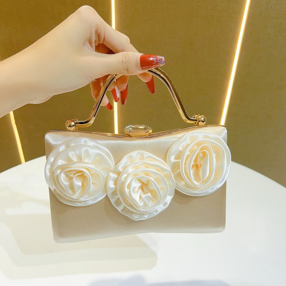 Nuova pochette da sera in seta - Women Bags For Wedding recensione e prezzo