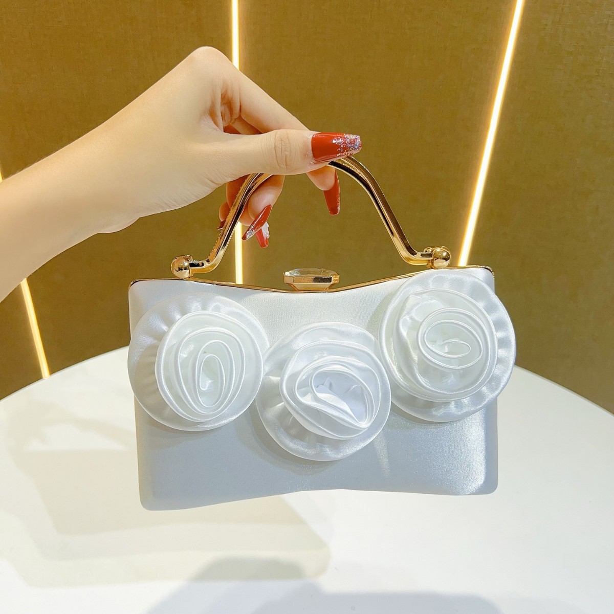 Nuova pochette da sera in seta - Women Bags For Wedding recensione e prezzo