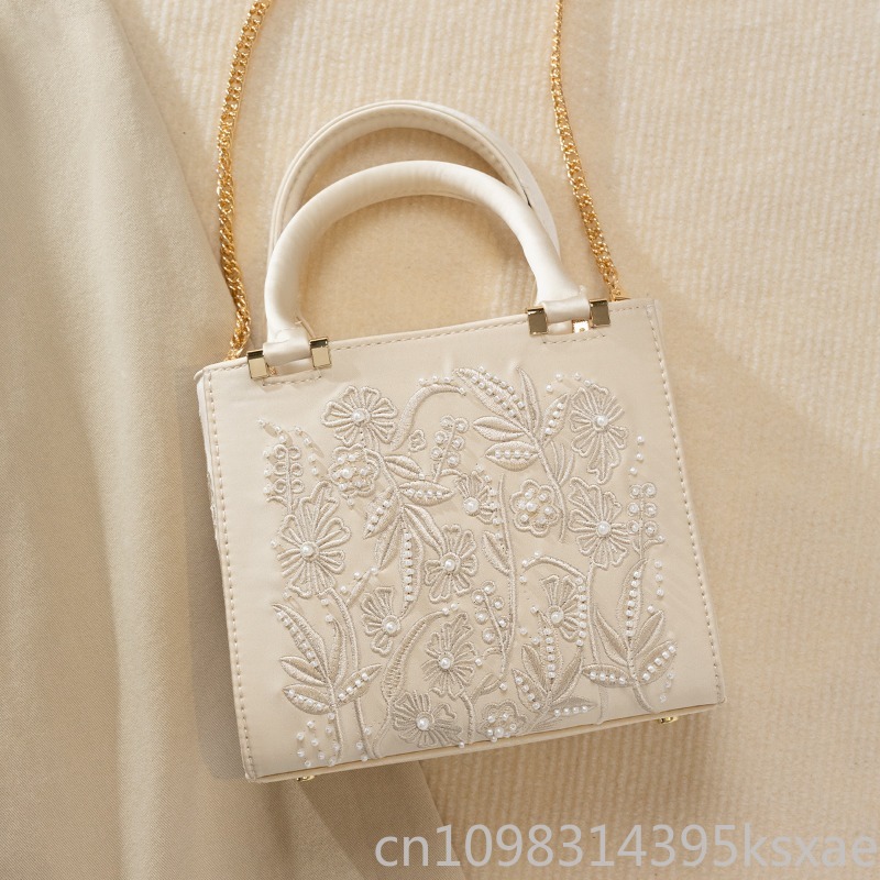 Borsa a Mano Ricamata con Perl - Top Handle Structured recensione e prezzo