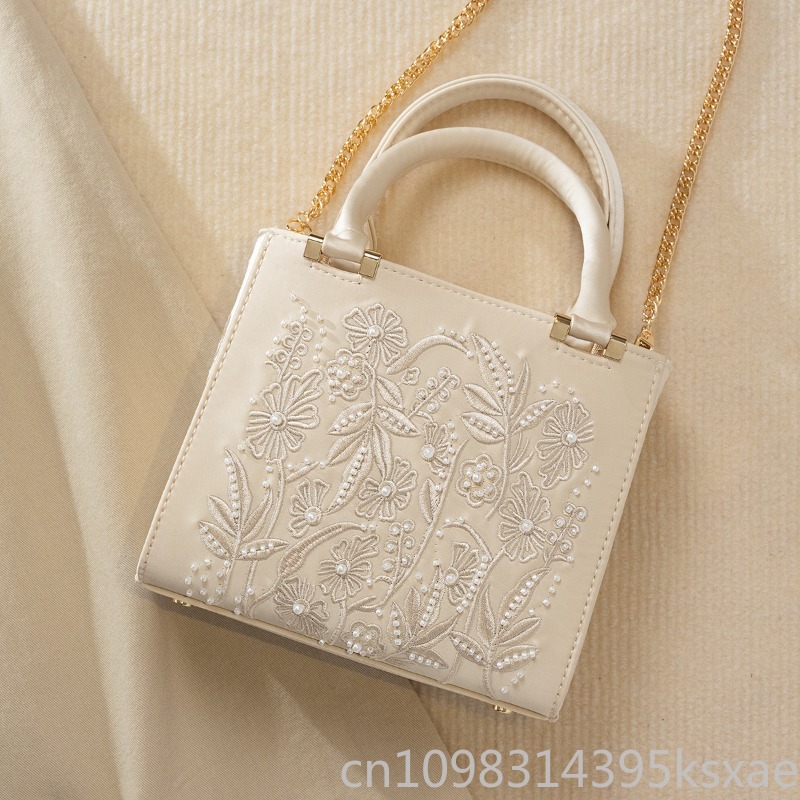Borsa a Mano Ricamata con Perl - Top Handle Structured recensione e prezzo